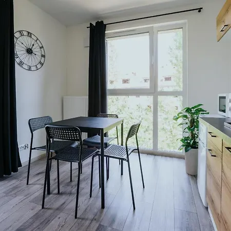 Ξενοδοχείο με διαμερίσματα Mikro Aparty Bezplatny Parking 3*