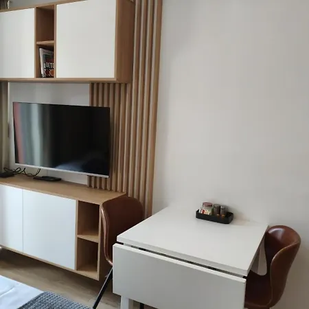 Mikro Aparty Bezplatny Parking Апарт-отель Вроцлав