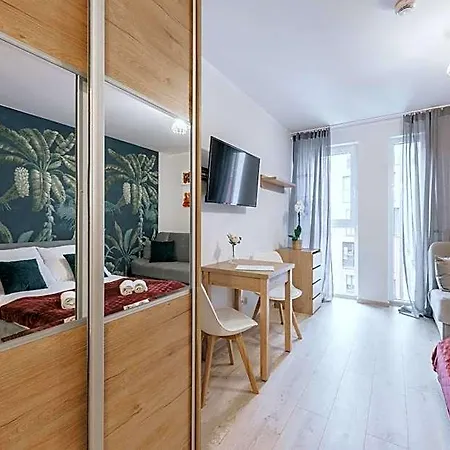 Mikro Aparty Bezplatny Parking Апарт-отель